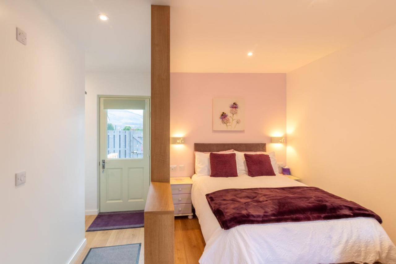 Allt Mor Rentals - Chalet With Hot Tub, And Studio Apartment No Hot Tub Roybridge Dış mekan fotoğraf