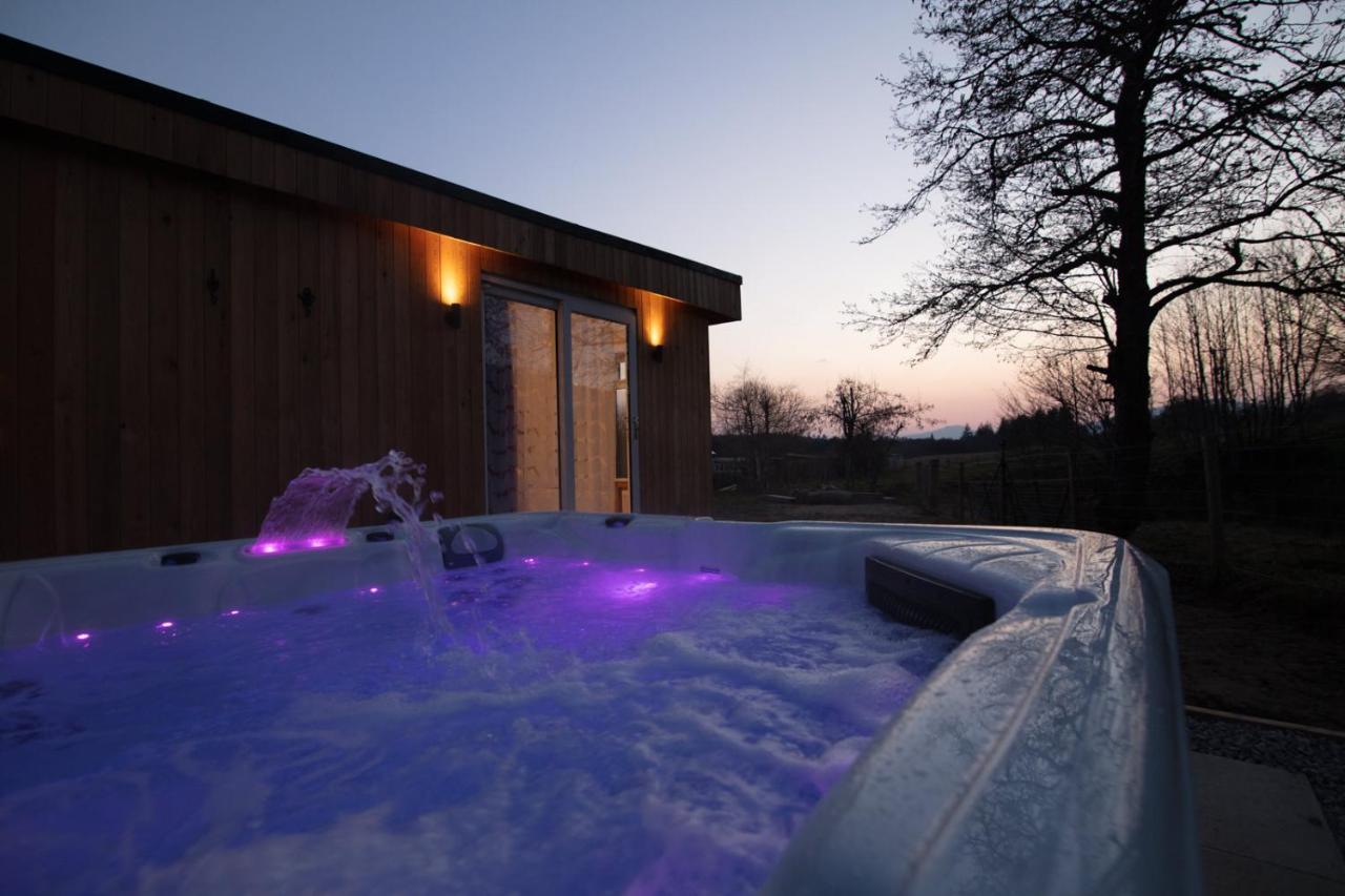 Allt Mor Rentals - Chalet With Hot Tub, And Studio Apartment No Hot Tub Roybridge Dış mekan fotoğraf