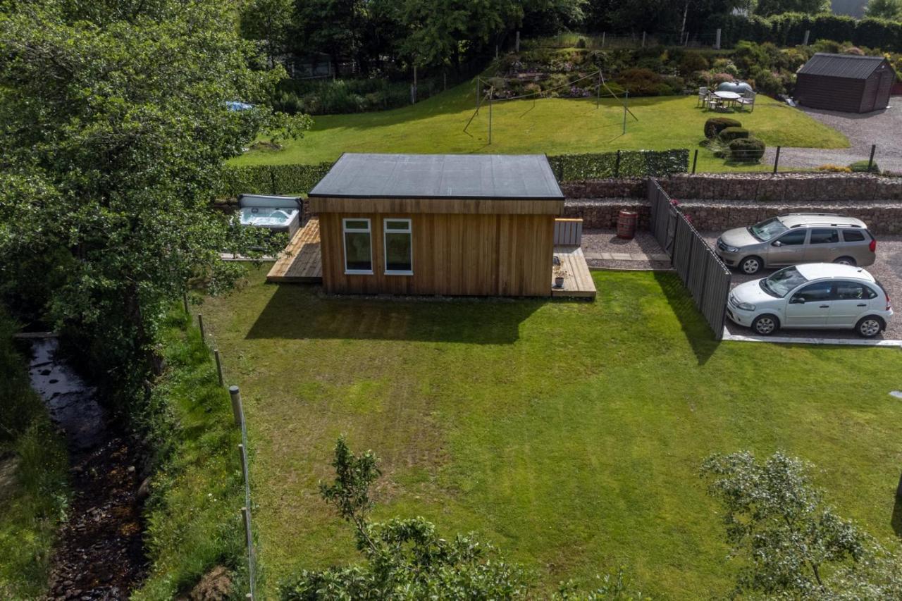 Allt Mor Rentals - Chalet With Hot Tub, And Studio Apartment No Hot Tub Roybridge Dış mekan fotoğraf